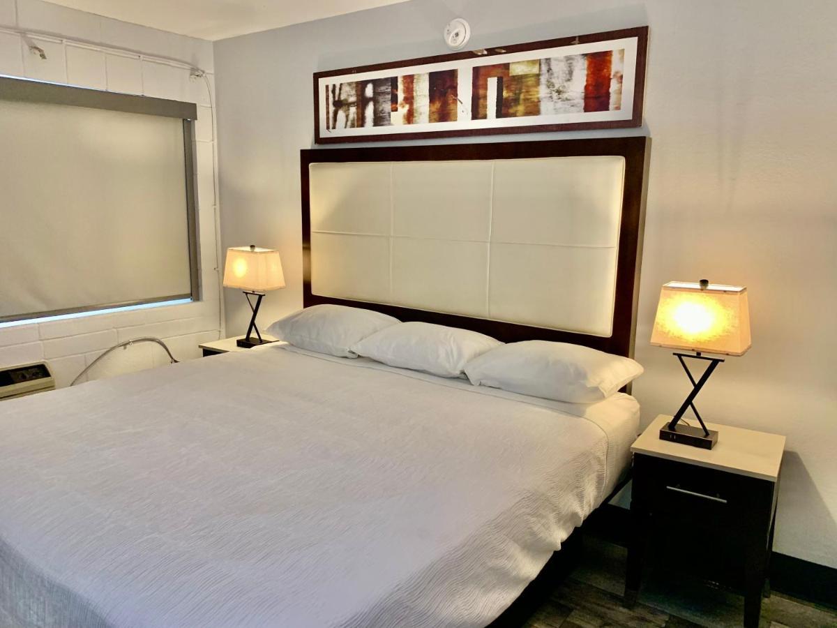 Rodeway Inn Midland Exteriér fotografie