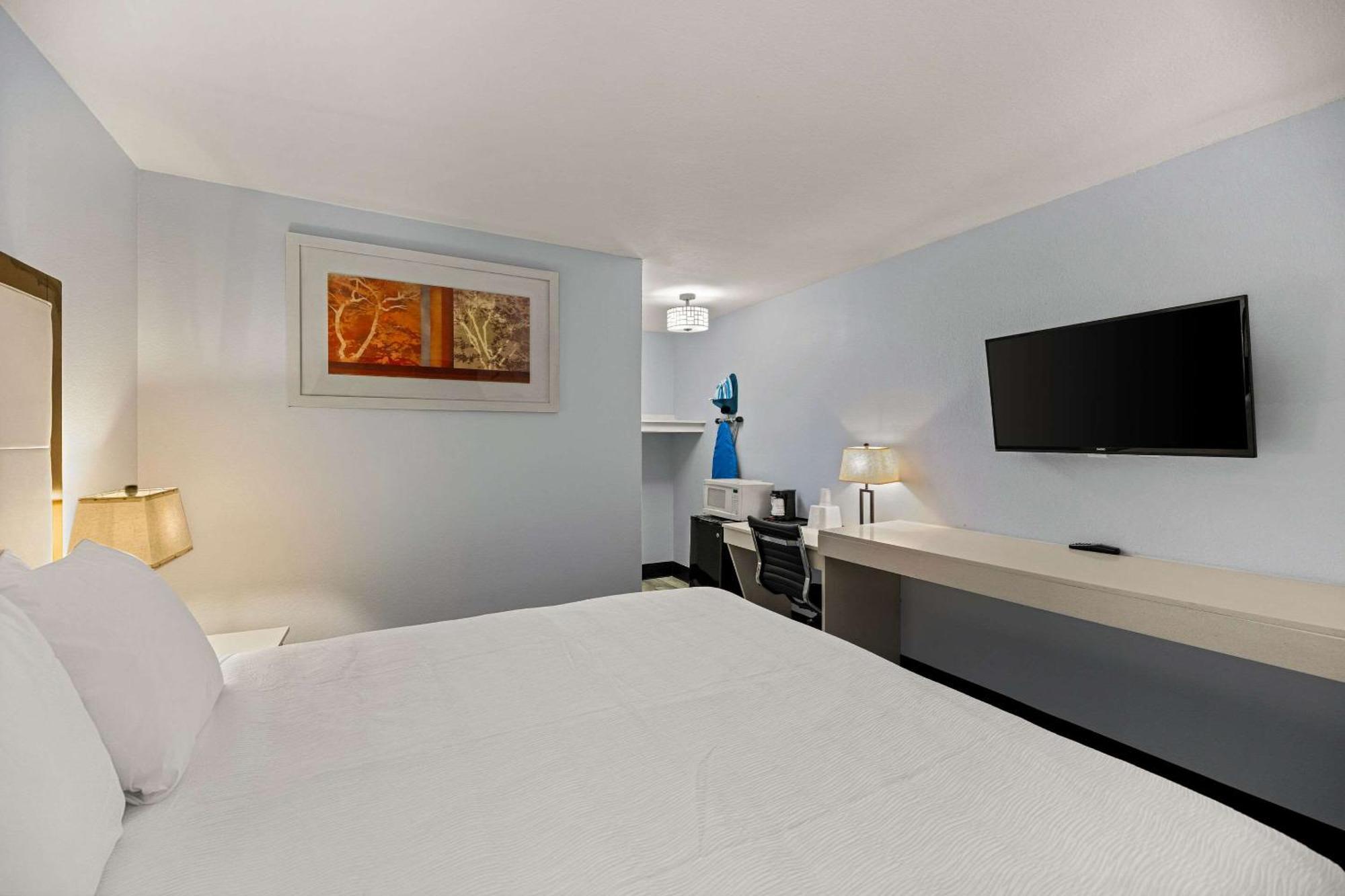 Rodeway Inn Midland Exteriér fotografie