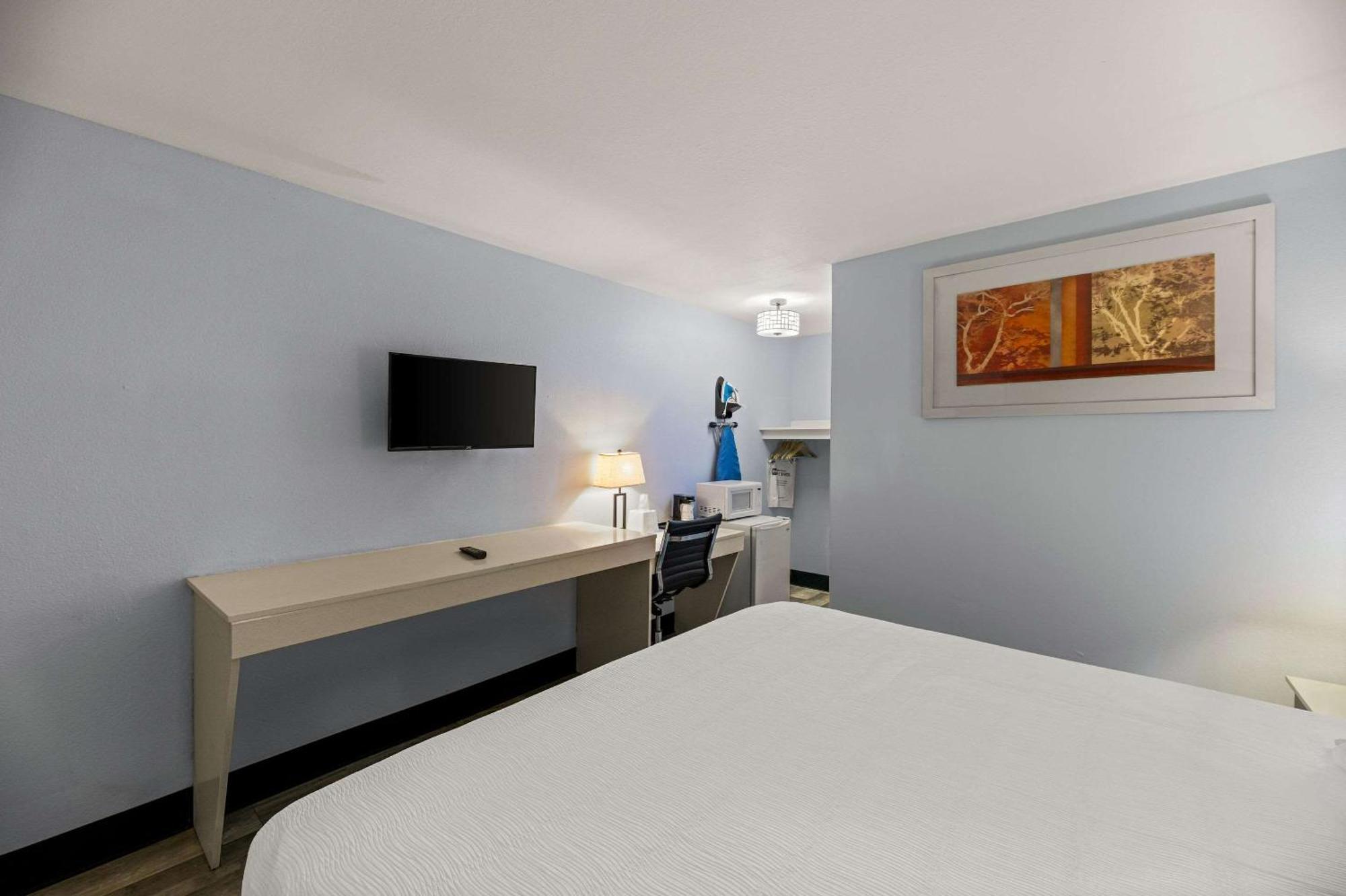 Rodeway Inn Midland Exteriér fotografie