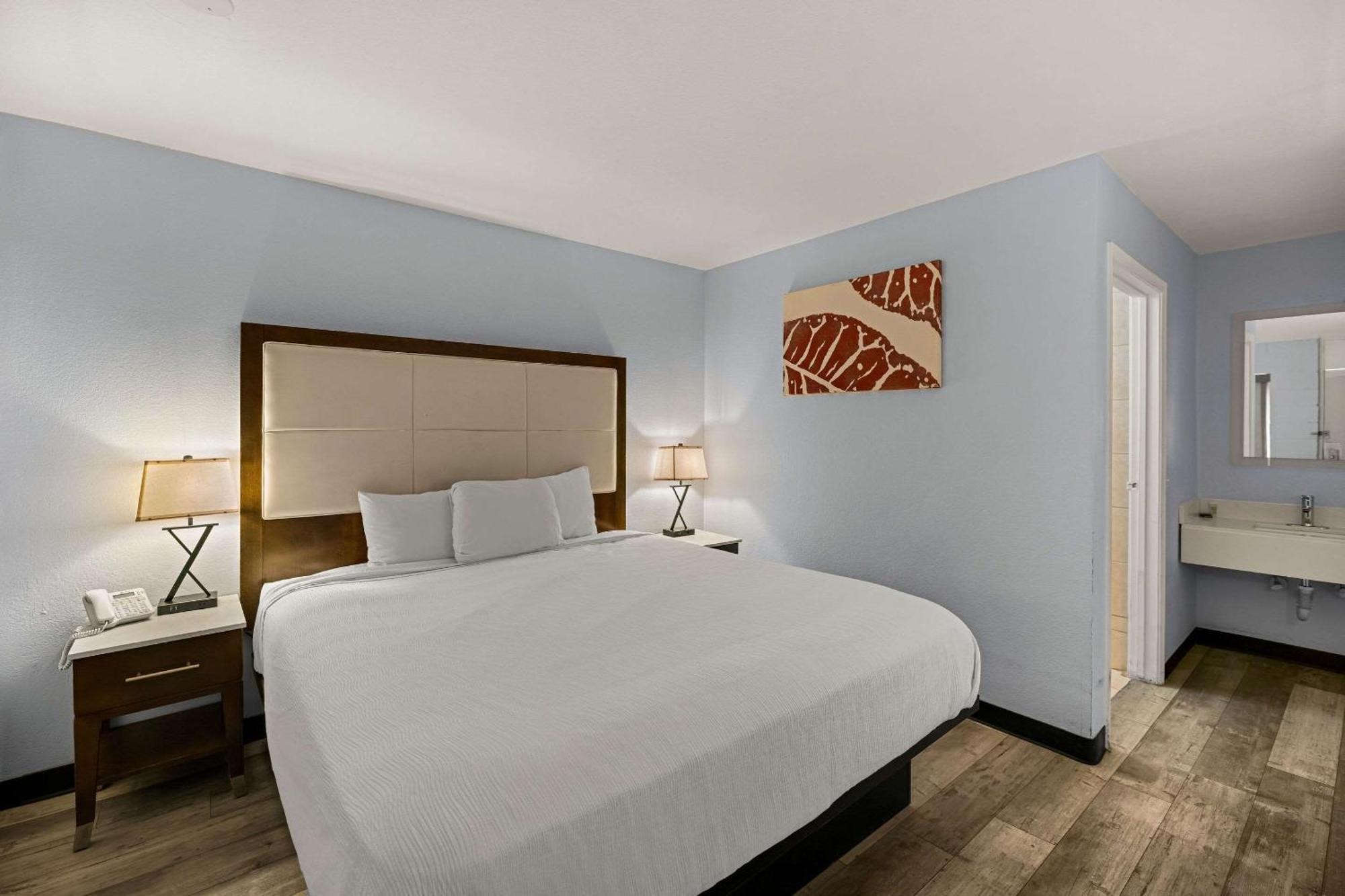 Rodeway Inn Midland Exteriér fotografie