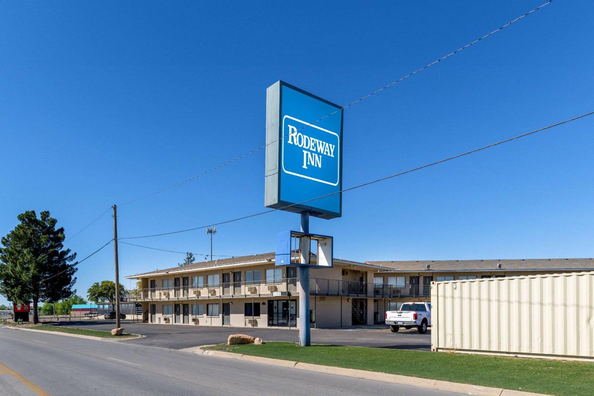 Rodeway Inn Midland Exteriér fotografie